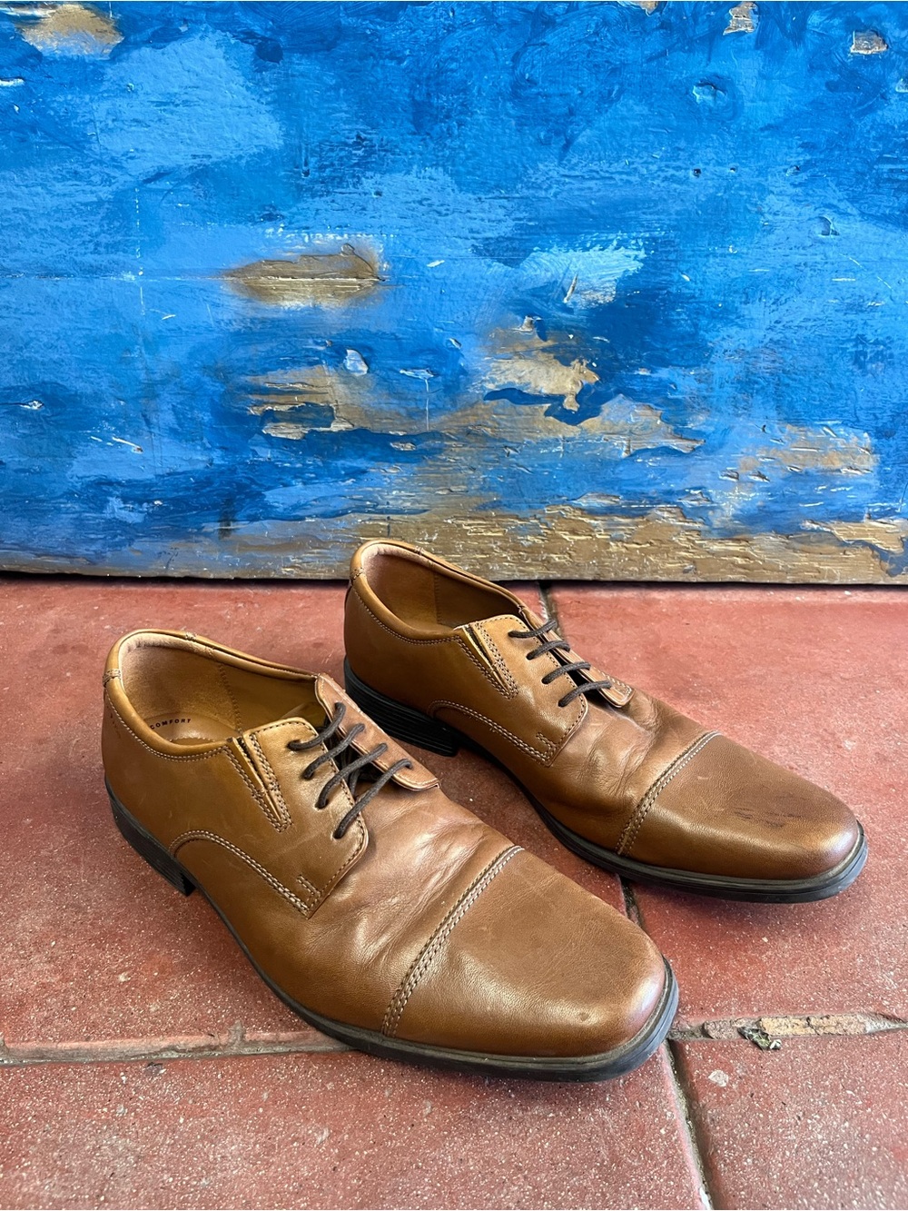 Clarks Men's Tan Leather Cap-Toe Derby Shoes